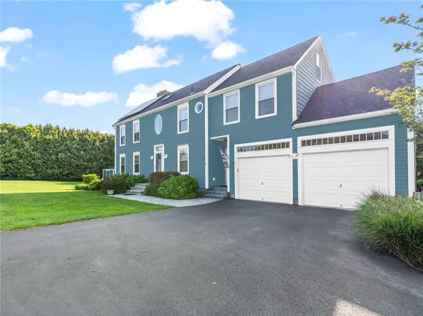 72 Carver Ln, Narragansett, RI 02882