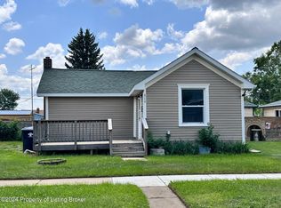 313 2nd St SW, Dickinson, ND 58601
