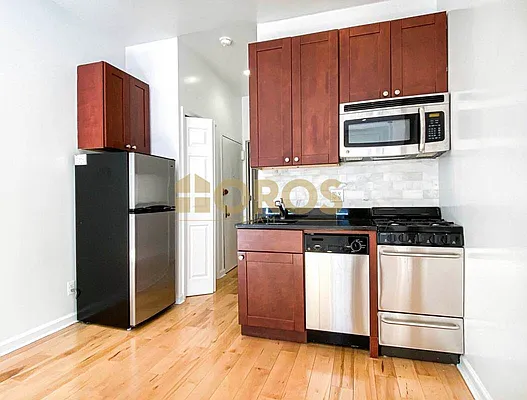 Rented by City Connections Realty | media 18