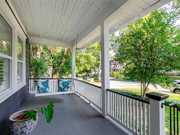4th image of 817 Newport Ave