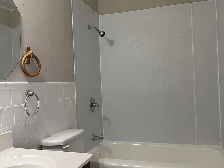 406 E Park Dr — Photo 5