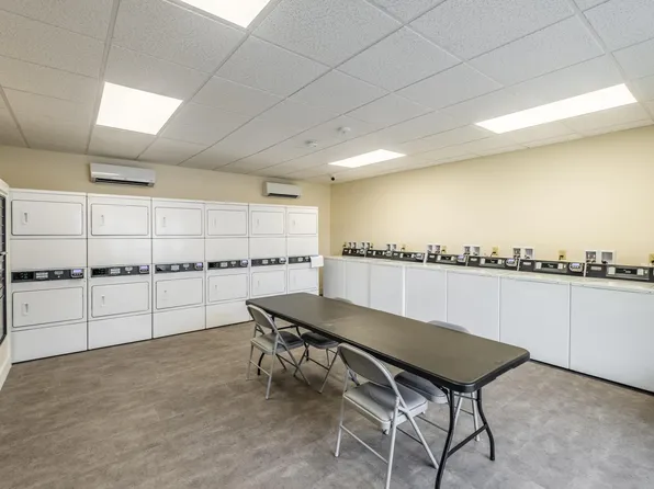 Cedarwoods Apartments, 818 Ohio St, Bangor, ME 04401