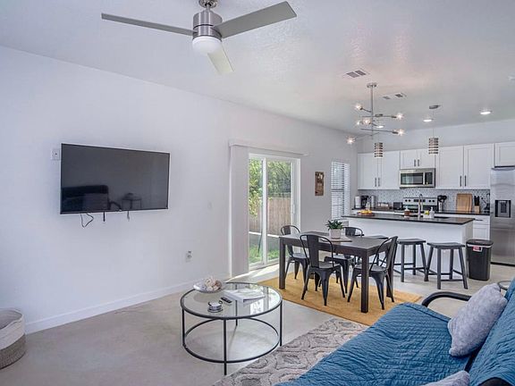 5th image of 1022 Delaware St #8