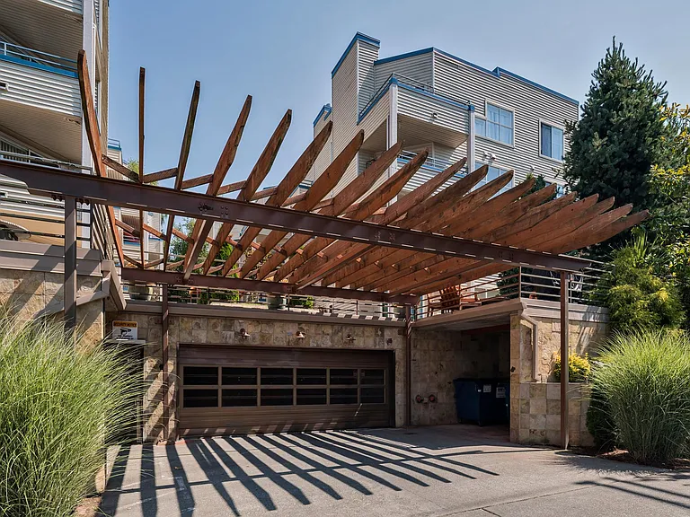 6960 California Ave SW — Photo 13