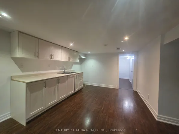 18 Grandview Ave, Markham, ON L3T 1G8