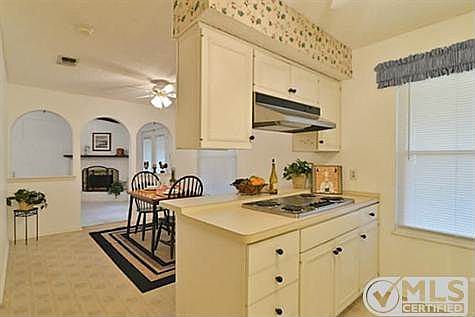 4th image of 2604 Mintwood Pl