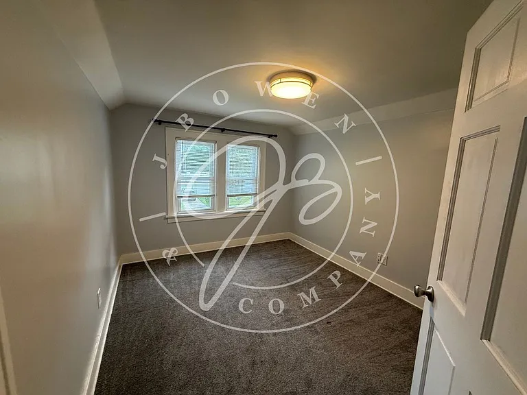3223 Inverness Ave — Photo 8