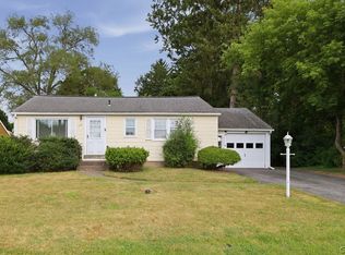 108 Gray Ave, Liverpool, NY 13088