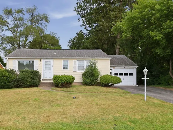 108 Gray Ave, Liverpool, NY 13088