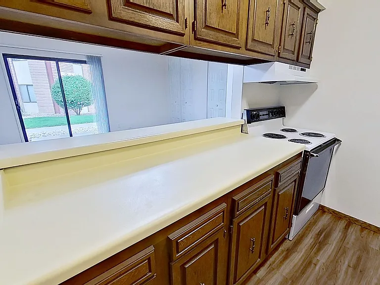 N76W14685 Market Dr #12 — Photo 9