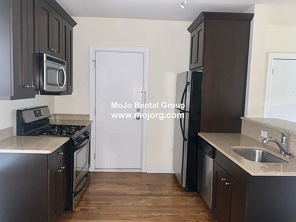 5th image of 3810 N Sheffield Ave Floor 3