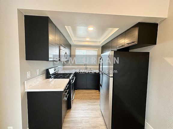 5th image of 4227 Iowa St #4