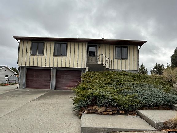3rd image of 137 Cedar Ridge Dr