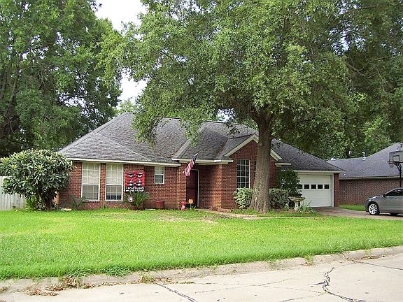 3rd image of 1810 Woodway Dr
