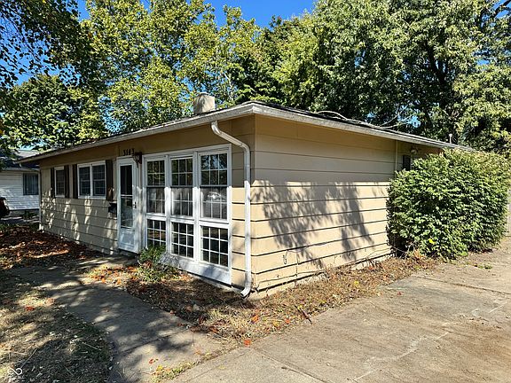3rd image of 3143 N Fuller Dr