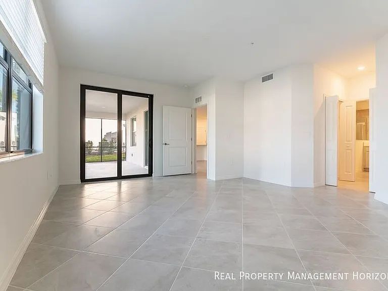 5628 Summit Pointe Cir #104 — Photo 14