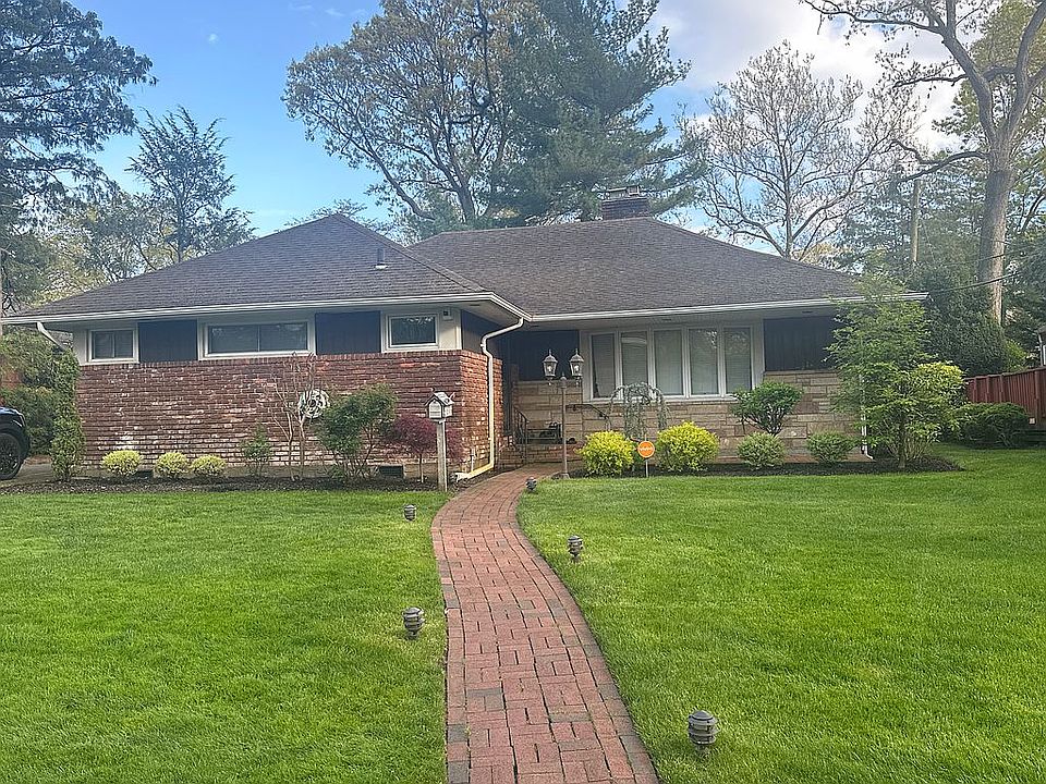 2nd image of 604 Emerson Dr