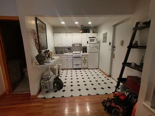 Rented by America Mecca Realty LLC | media 14