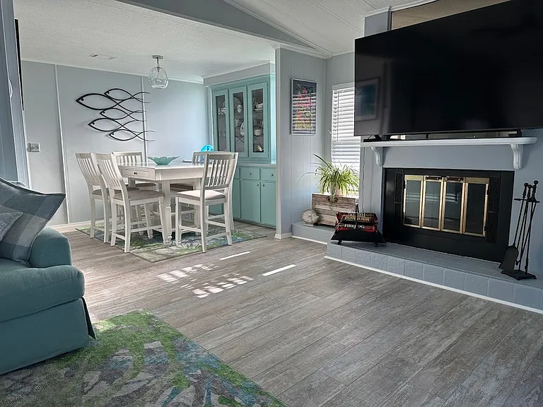 5700 Bayshore Rd #205 — Photo 9
