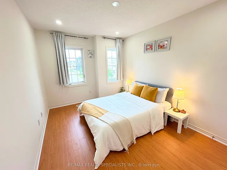 55 Dufay Rd — Photo 21