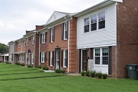 1st image of 2913 Lewis Ln