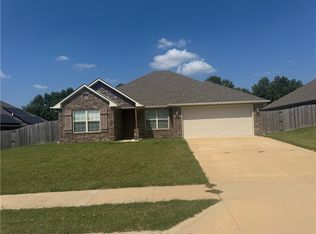 2012 Ridge Dr, Gentry, AR 72734