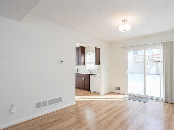 5th image of 1195 Earls Dr