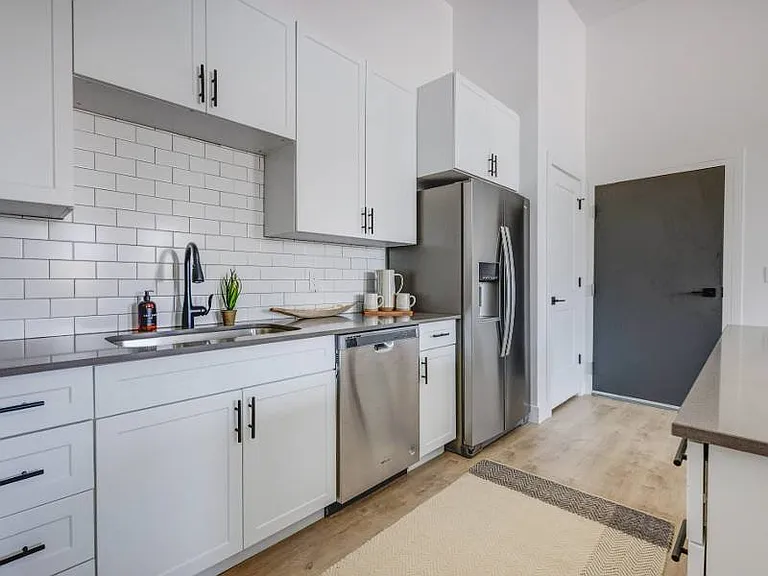Aria Townhomes and Apartments — Photo 30