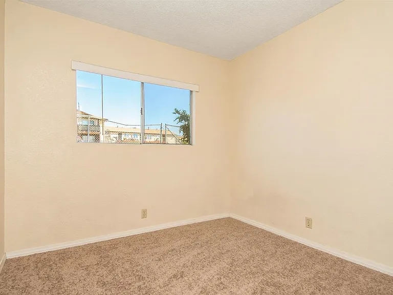 840 Grand Ave #4 — Photo 3