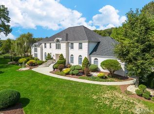 12 Monarch Ln, Freehold, NJ 07728