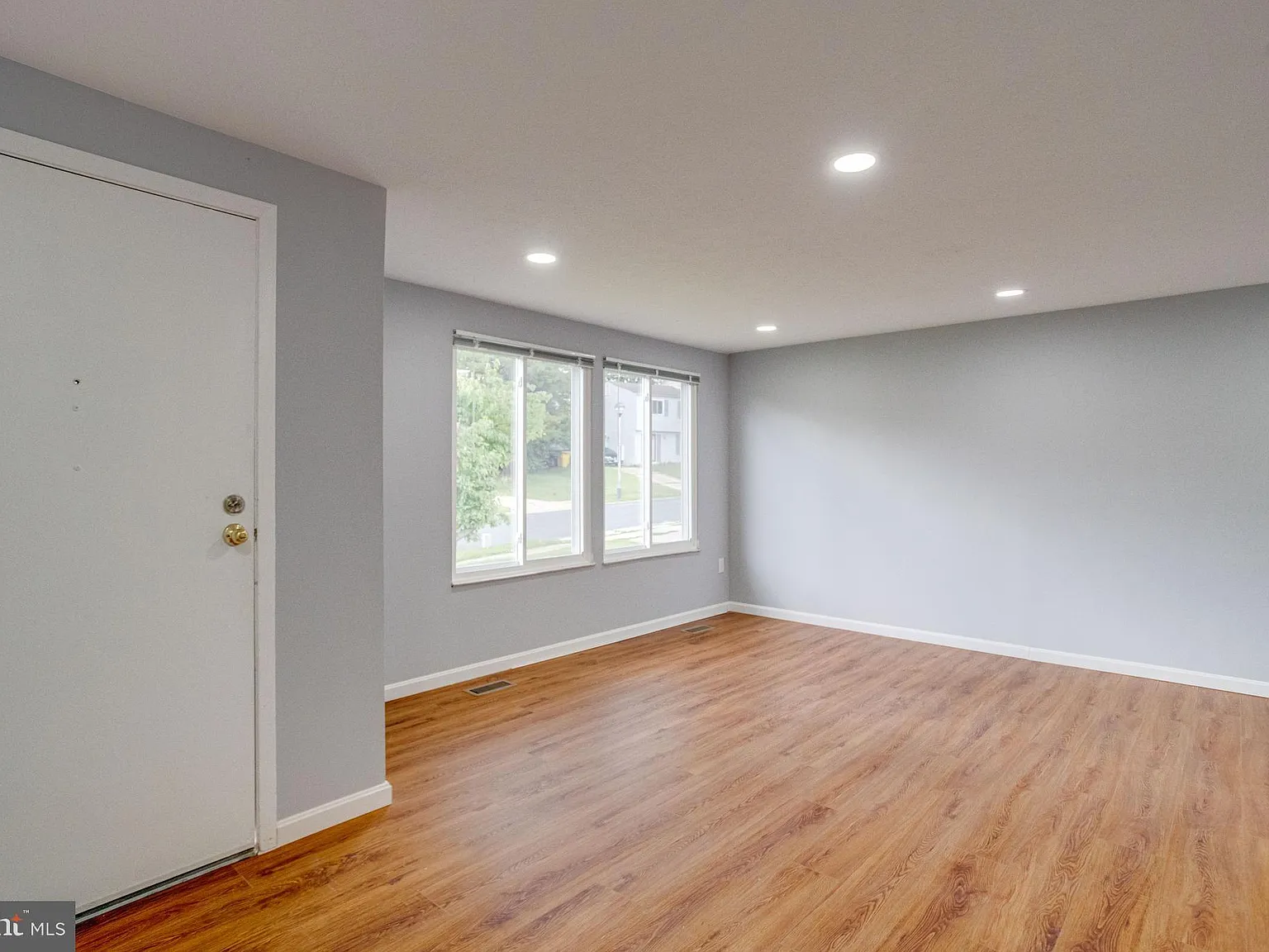 3 bed, 2258 sqft, $2,749 — Photo 3