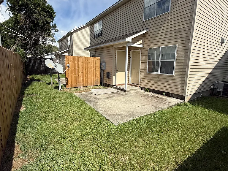 1818 Plum St #A — Photo 8