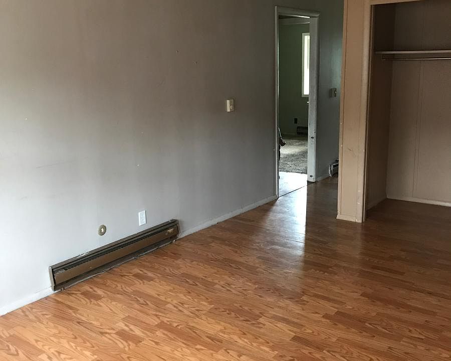 2nd image of 1003 W Kickapoo St