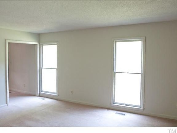 3rd image of 2 Scaresdale Pl
