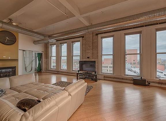 4th image of 1132-1140 Washington Ave #901