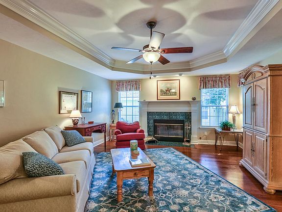 5th image of 179 Sugar Plum Dr