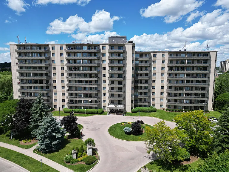 250 Country Hill Dr — Photo 3