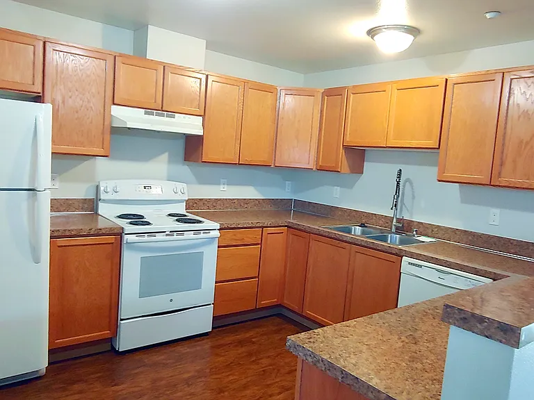 7118 51st Ave NE #6 — Photo 3