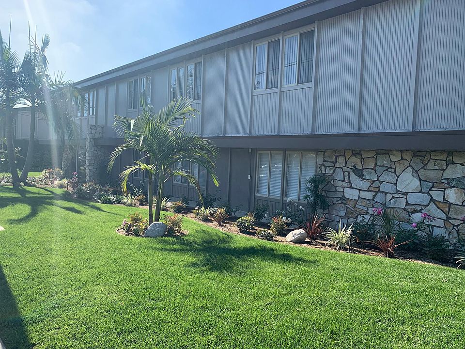 Fantastic Landscaping featuring King Palms