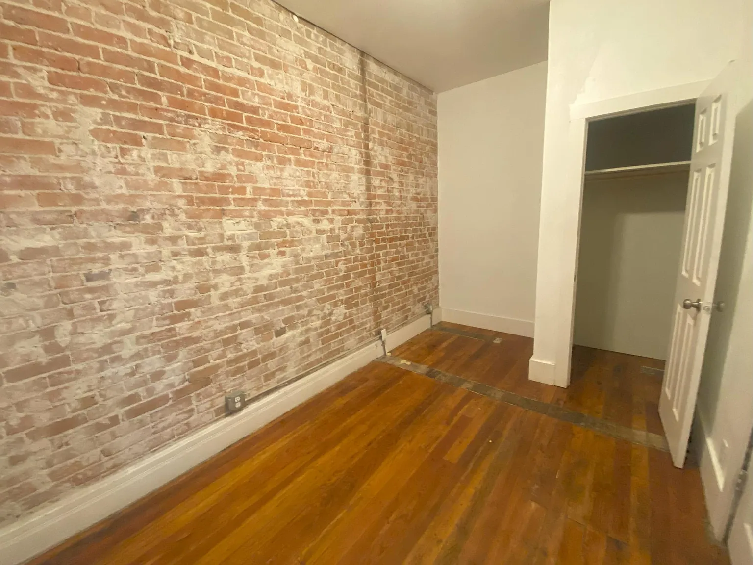 2 bed, 912 sqft, $1,727 — Photo 4