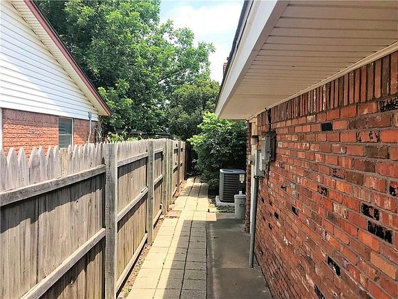 3rd image of 1233 Frederick Dr