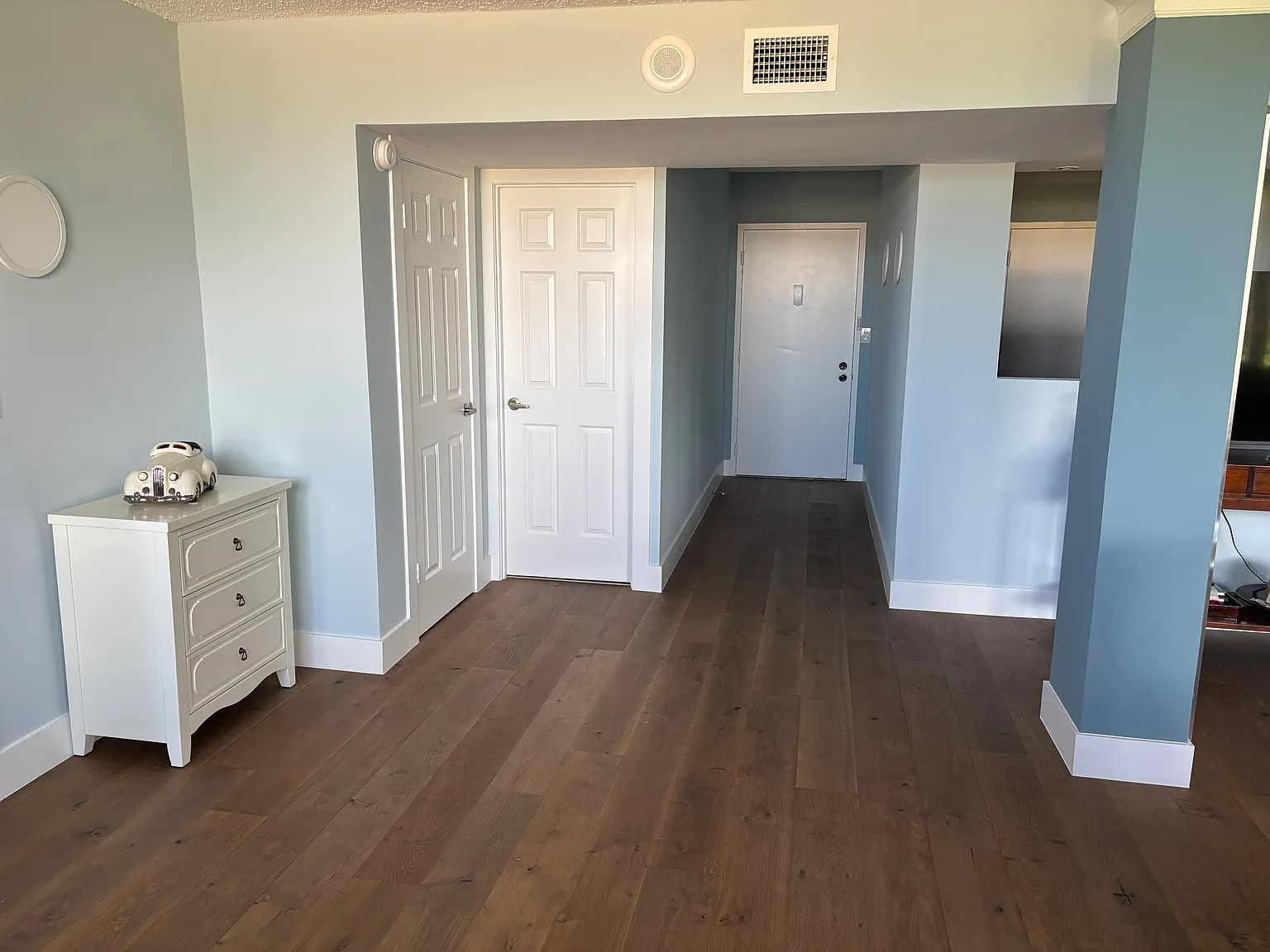 2 bed, 1110 sqft, $2,950 — Photo 2