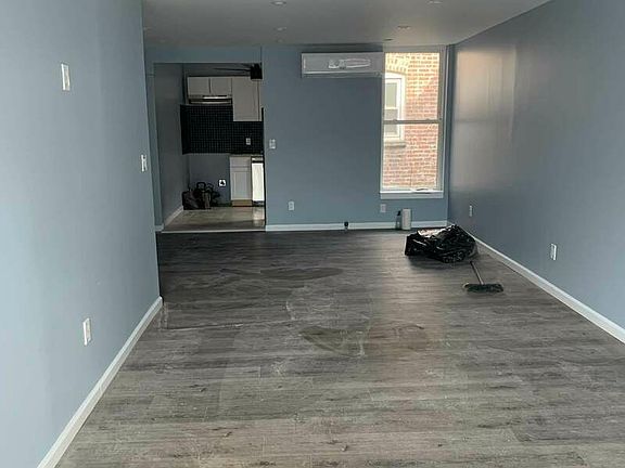 4th image of 2531 34th St #2