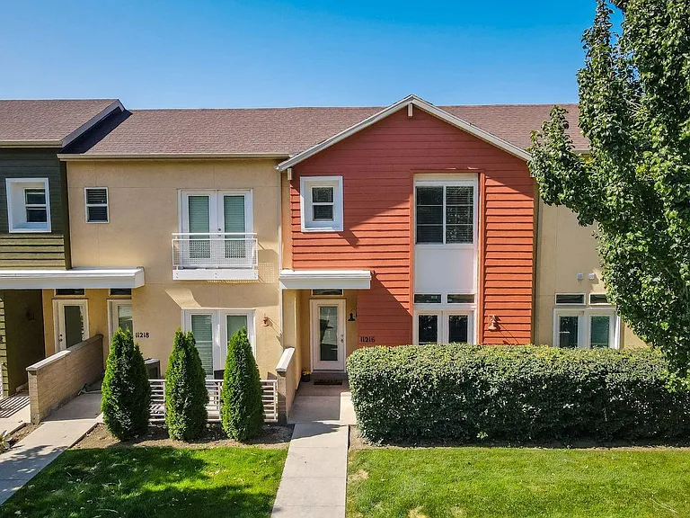 11216 S Summer Heights Dr W — Photo 1