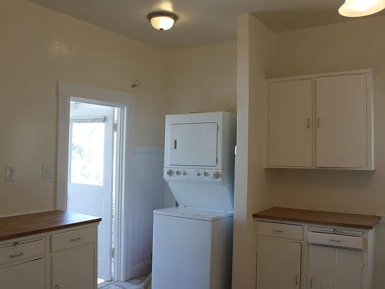 Nicholl Ave — Photo 1
