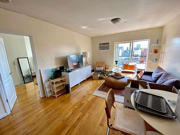 2nd image of 257 15th St APT 503