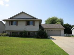310 Kenneda St, Holmen, WI 54636
