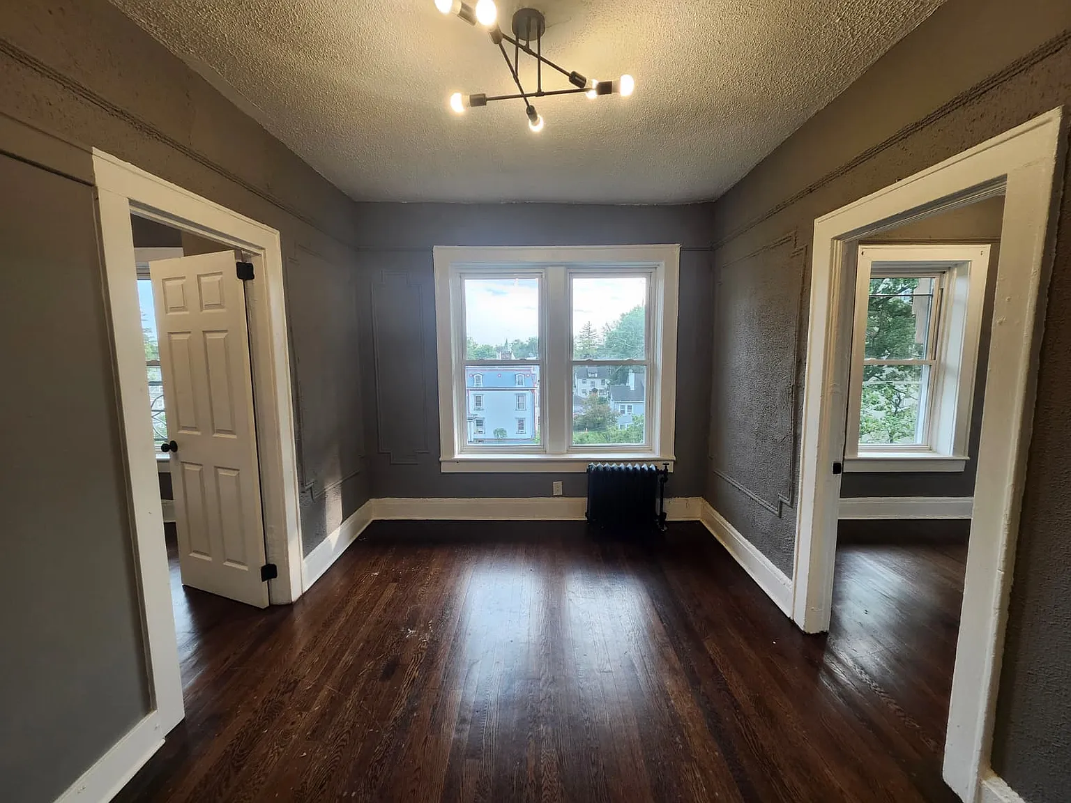 711 Arlington Ave — Photo 3