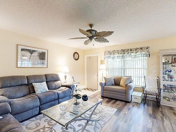 5th image of 4 Vista Gardens Trl APT 202