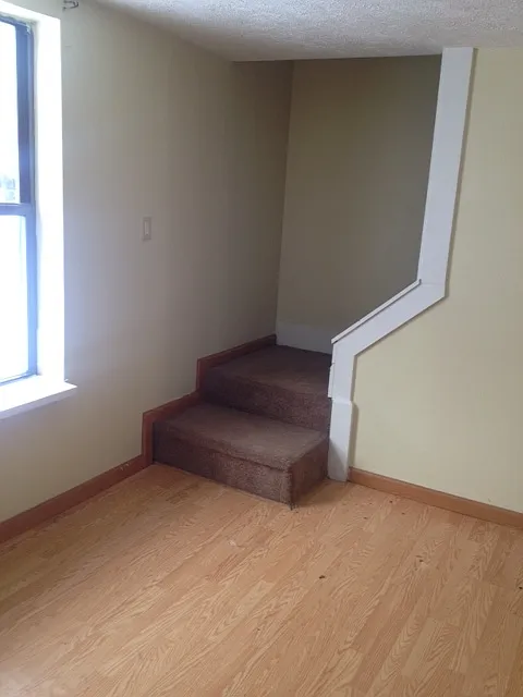 38 North Plains Road - Single House — Photo 3